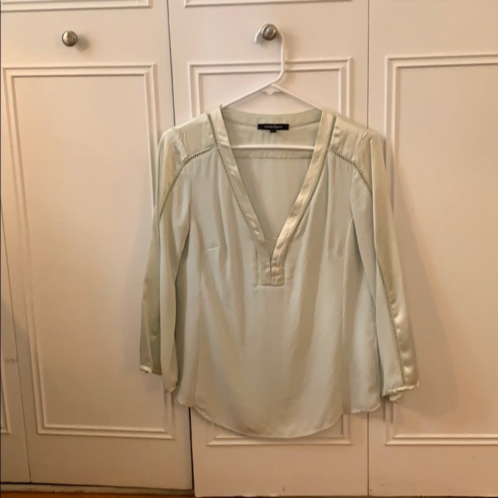 Very pretty mint green Nanette Lenore silk blouse